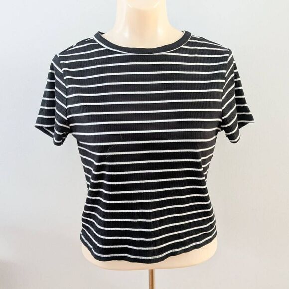 Divided H&M Black and White Striped Cropped Tee - Picture 1 of 3